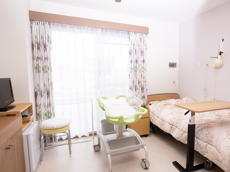産後ケア用病室の写真）